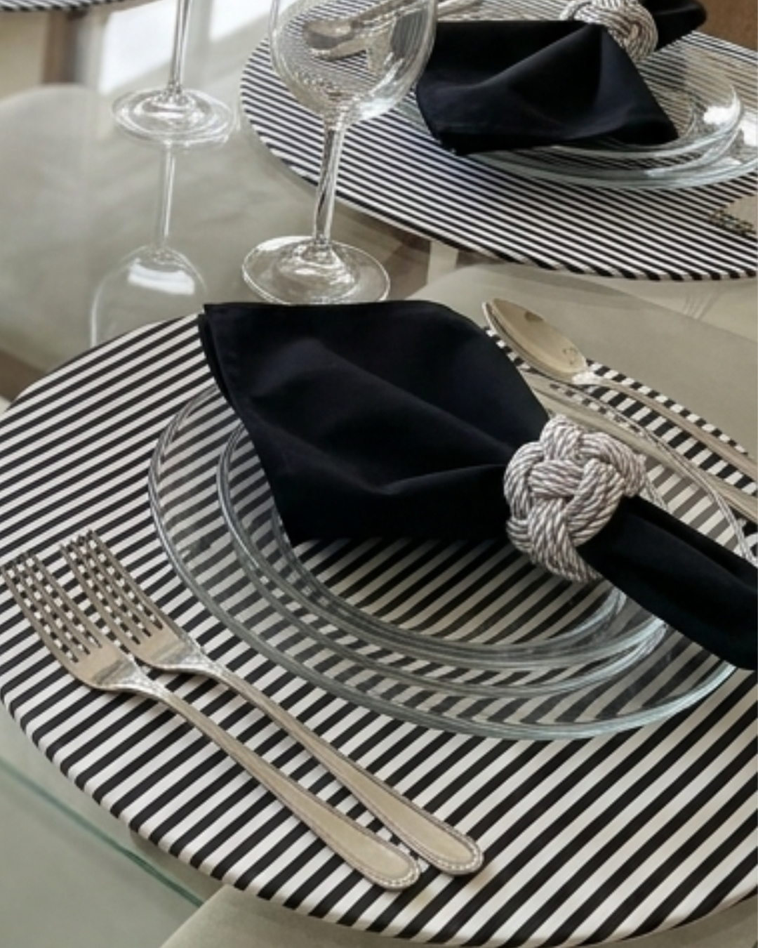Kit Mesa Posta Coleção Ópera - 6 lugares – Elegância em Preto e Branco