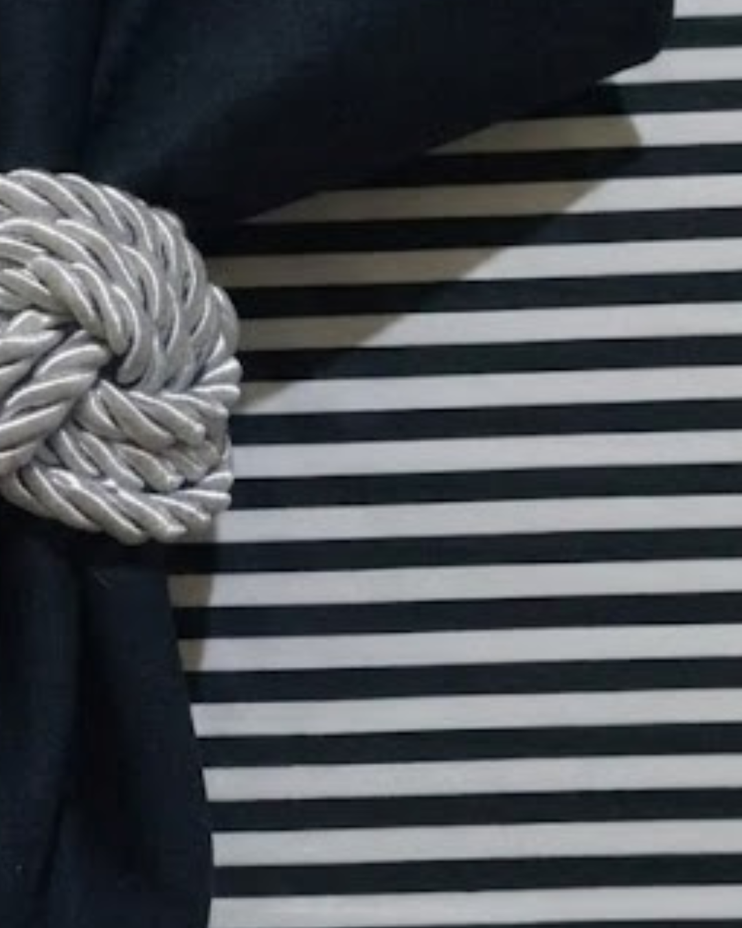 Kit Mesa Posta Coleção Ópera - 6 lugares – Elegância em Preto e Branco